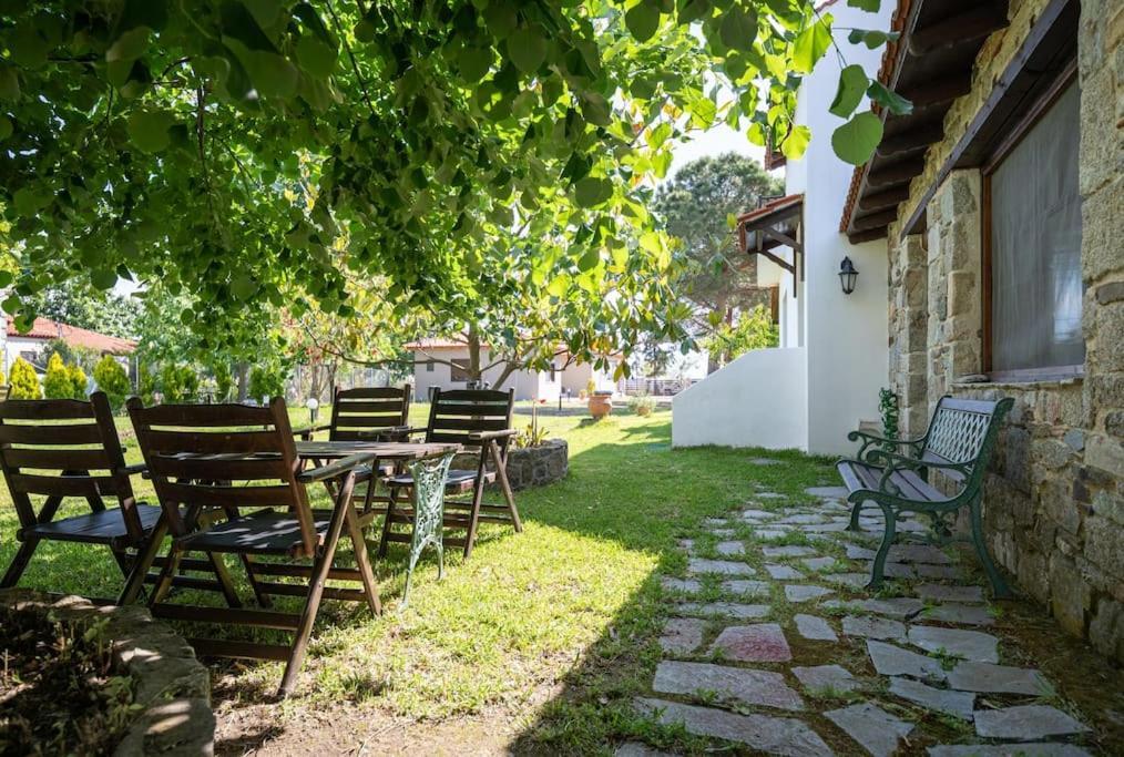 Traditionelles Appartement Athos Shadow Am Meer Paralia Sikias Eksteriør bilde