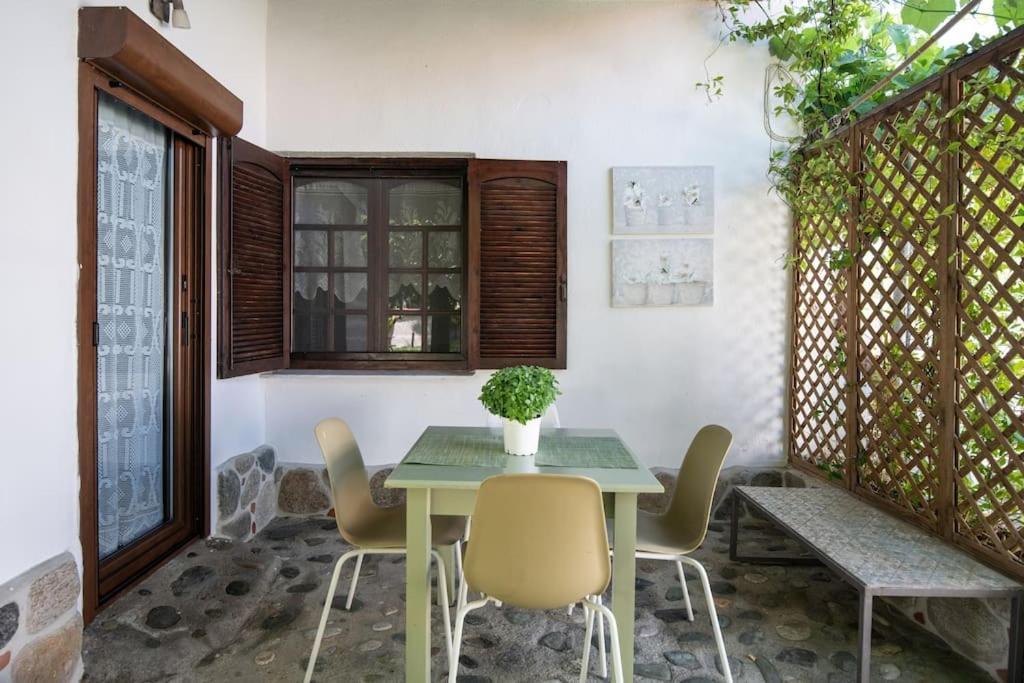 Traditionelles Appartement Athos Shadow Am Meer Paralia Sikias Eksteriør bilde